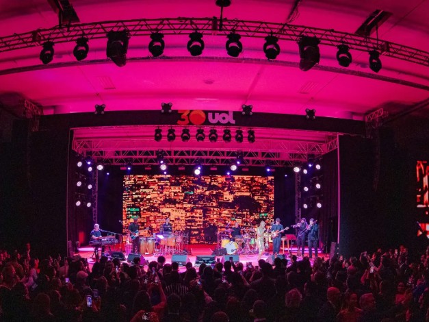Grid técnico de box truss para luz e P.A. no evento 30 anos UOL